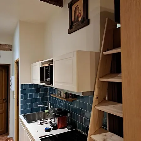 Renovated Fully Equipped Studio For 2 To 4 Pers 라시오타