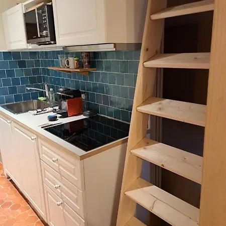 아파트 Renovated Fully Equipped Studio For 2 To 4 Pers *