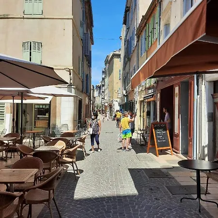 Apartmán Renovated Fully Equipped Studio For 2 To 4 Pers *